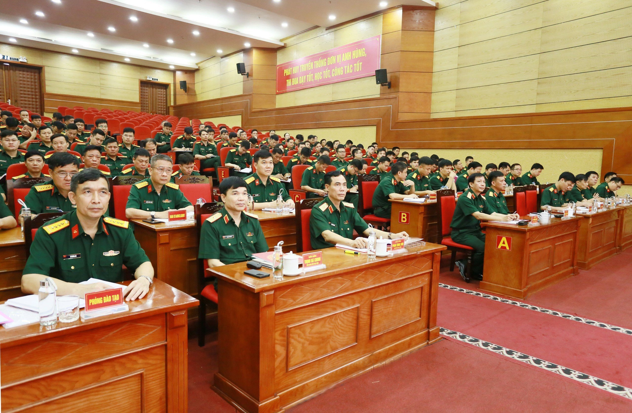 Quang cảnh hội nghị