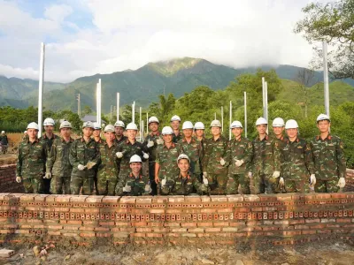 VƯỢT NẮNG THẮNG MƯA, QUYẾT TÂM DỰNG XÂY MÁI ẤM CHO ĐỒNG BÀO VÙNG THIÊN TAI MƯỜNG THAN