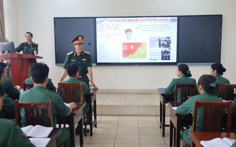 QUYẾT TÂM HOÀN THÀNH THẮNG LỢI NHIỆM VỤ GIÁO DỤC, ĐÀO TẠO NĂM HỌC 2026-2027 NGAY TỪ NGÀY ĐẦU HUẤN LUYỆN