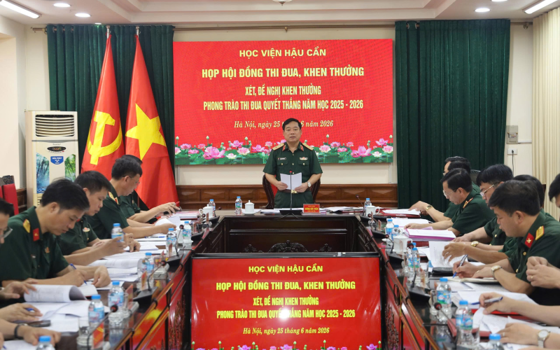 HỌC VIỆN HẬU CẦN TỔ CHỨC HỌP HỘI ĐỒNG THI ĐUA KHEN THƯỞNG, XÉT, ĐỀ NGHỊ KHEN THƯỞNG PHONG TRÀO THI ĐUA QUYẾT THẮNG NĂM HỌC 2025 - 2026