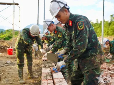 Học viện Hậu cần chung tay xây mái ấm ở Mường Than