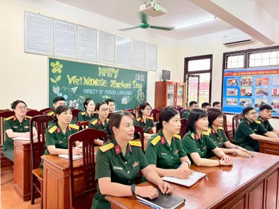 Hội Phụ nữ Khoa Ngoại ngữ tổ chức sinh hoạt chuyên đề nhân Ngày Gia đình Việt Nam