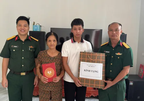 TIỂU ĐOÀN 4 TỔ CHỨC CÁC HOẠT ĐỘNG HƯỚNG VỀ KỶ NIỆM 79 NĂM NGÀY THƯƠNG BINH - LIỆT SĨ 27/7