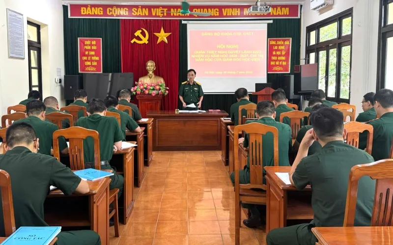 KHOA CÔNG TÁC ĐẢNG, CÔNG TÁC CHÍNH TRỊ - QUYẾT TÂM BỨT PHÁ, HOÀN THÀNH XUẤT SẮC NHIỆM VỤ NĂM HỌC 2026 - 2027