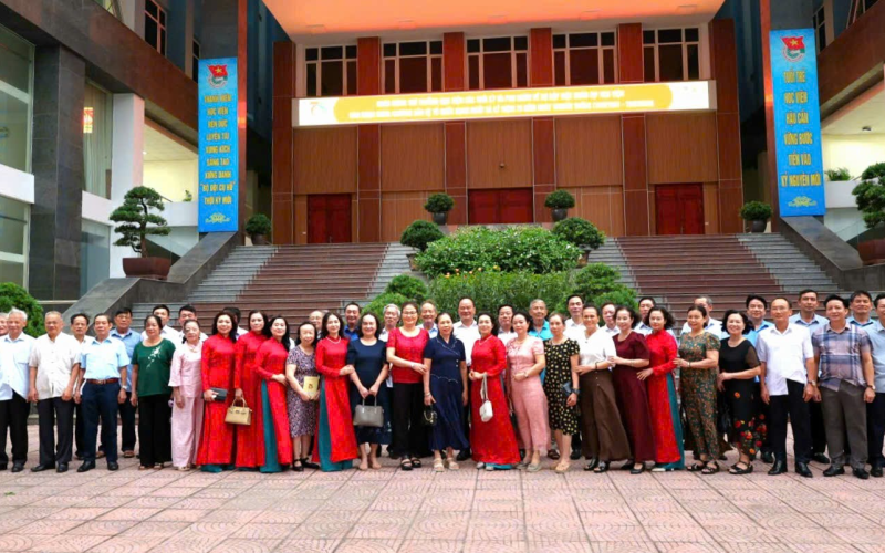 GẶP MẶT CÁC THẾ HỆ LÃNH ĐẠO, CHỈ HUY HỌC VIỆN QUA CÁC THỜI KỲ - HƯỚNG TỚI KỶ NIỆM 75 NĂM NGÀY TRUYỀN THỐNG HỌC VIỆN HẬU CẦN HAI LẦN ANH HÙNG