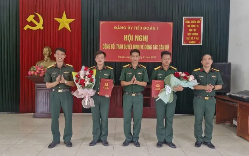 Tiểu đoàn 1 tổ chức Hội nghị công bố, trao quyết định công tác cán bộ