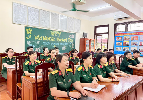 Hội Phụ nữ Khoa Ngoại ngữ tổ chức sinh hoạt chuyên đề nhân Ngày Gia đình Việt Nam