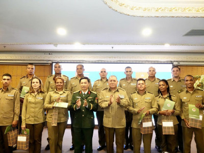 CUỘC GẶP MẶT ĐẶC BIỆT  GIỮA SĨ QUAN TRẺ HAI NƯỚC VIỆT NAM - CUBA ANH EM