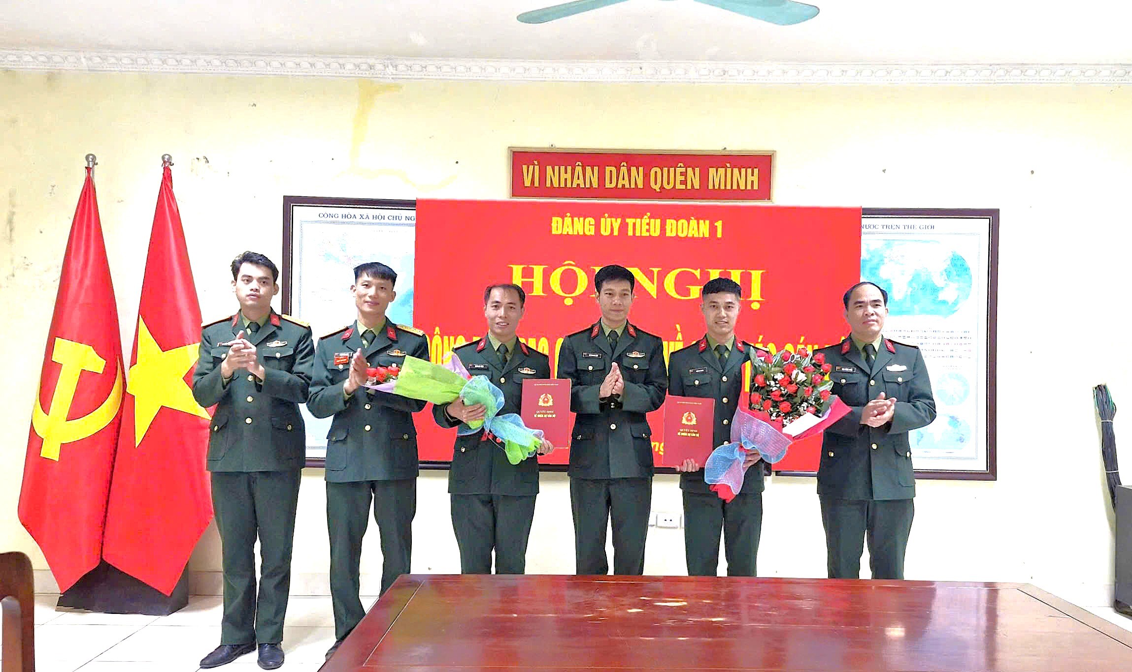 TIỂU ĐOÀN 1, HỌC VIỆN HẬU CẦN CÔNG BỐ, TRAO QUYẾT ĐỊNH VỀ CÔNG TÁC CÁN BỘ