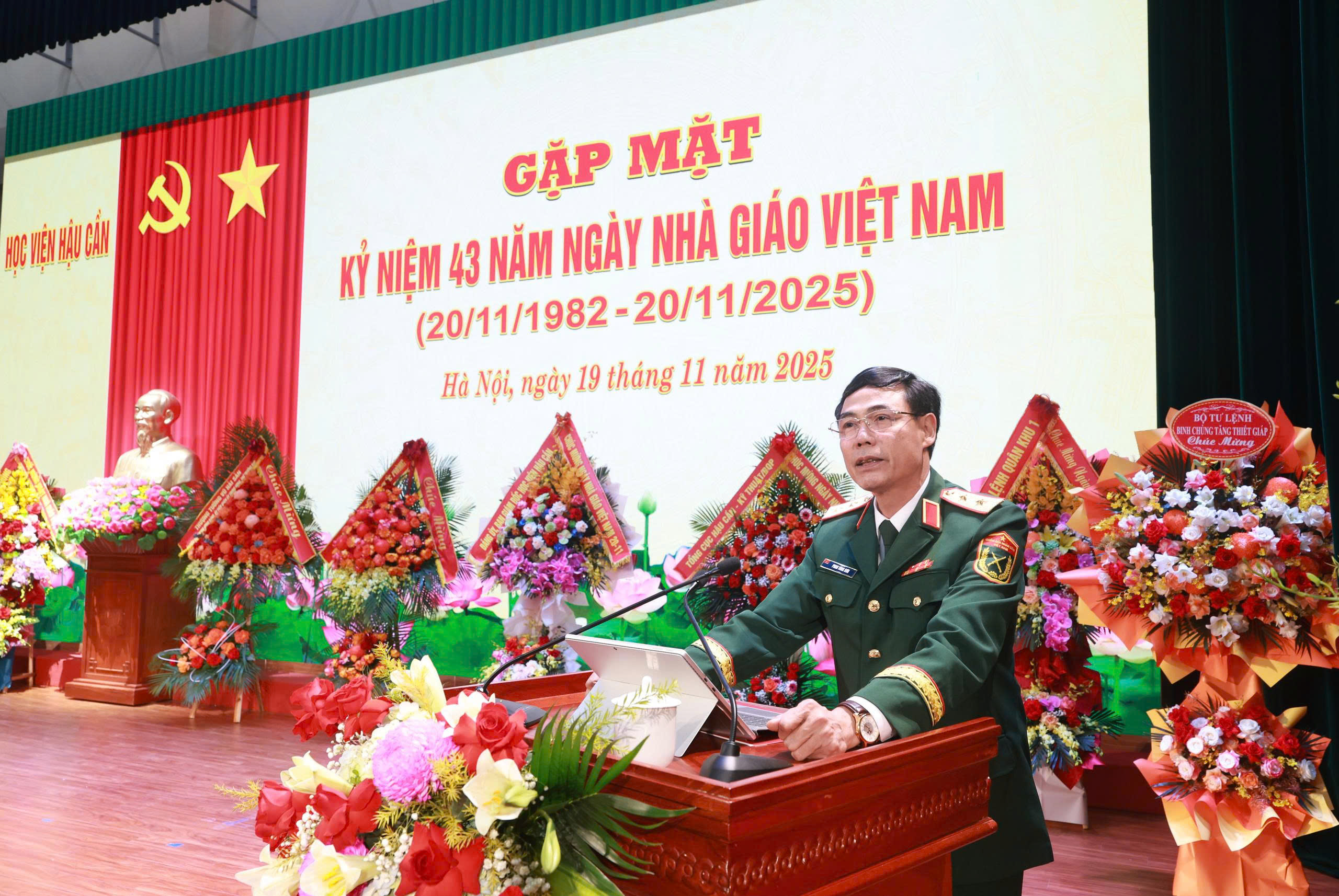 NHỮNG BƯỚC CHUYỂN TỪ BỤC GIẢNG