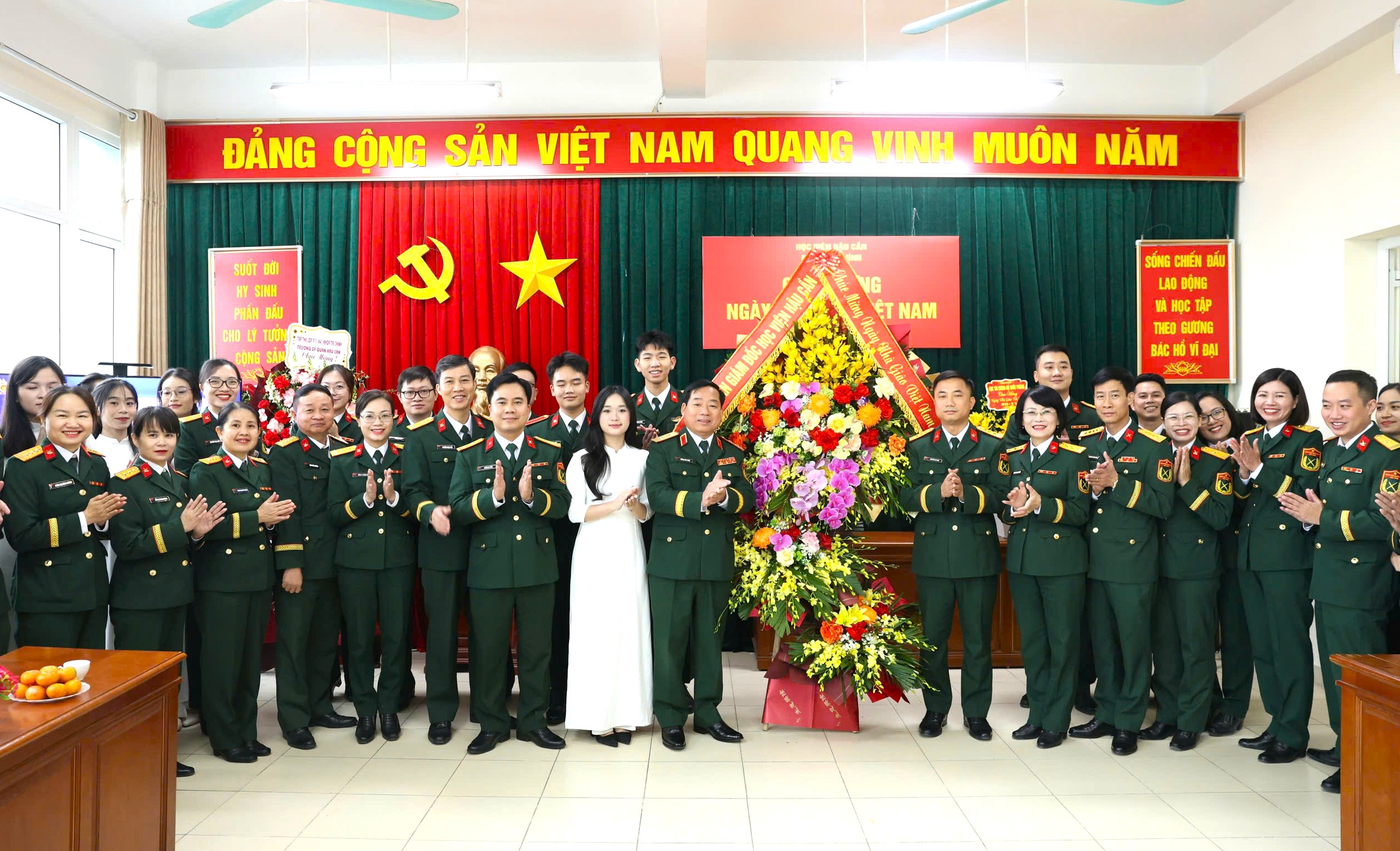 HỌC VIỆN HẬU CẦN LAN TỎA TINH THẦN TRI ÂN THÔNG QUA CHUỖI HOẠT ĐỘNG Ý NGHĨA NHÂN NGÀY NHÀ GIÁO VIỆT NAM 20-11