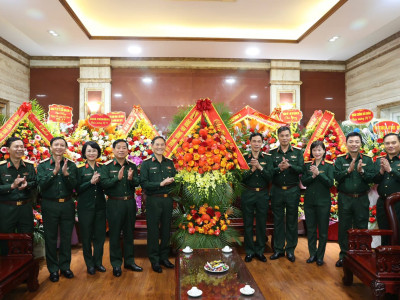 THƯỢNG TƯỚNG PHẠM TRƯỜNG SƠN THĂM, CHÚC MỪNG ĐỘI NGŨ NHÀ GIÁO HỌC VIỆN HẬU CẦN