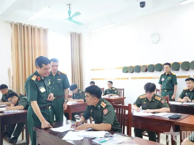 NHỮNG NGƯỜI LÁI ĐÒ TRÊN DÒNG SÔNG TRI THỨC