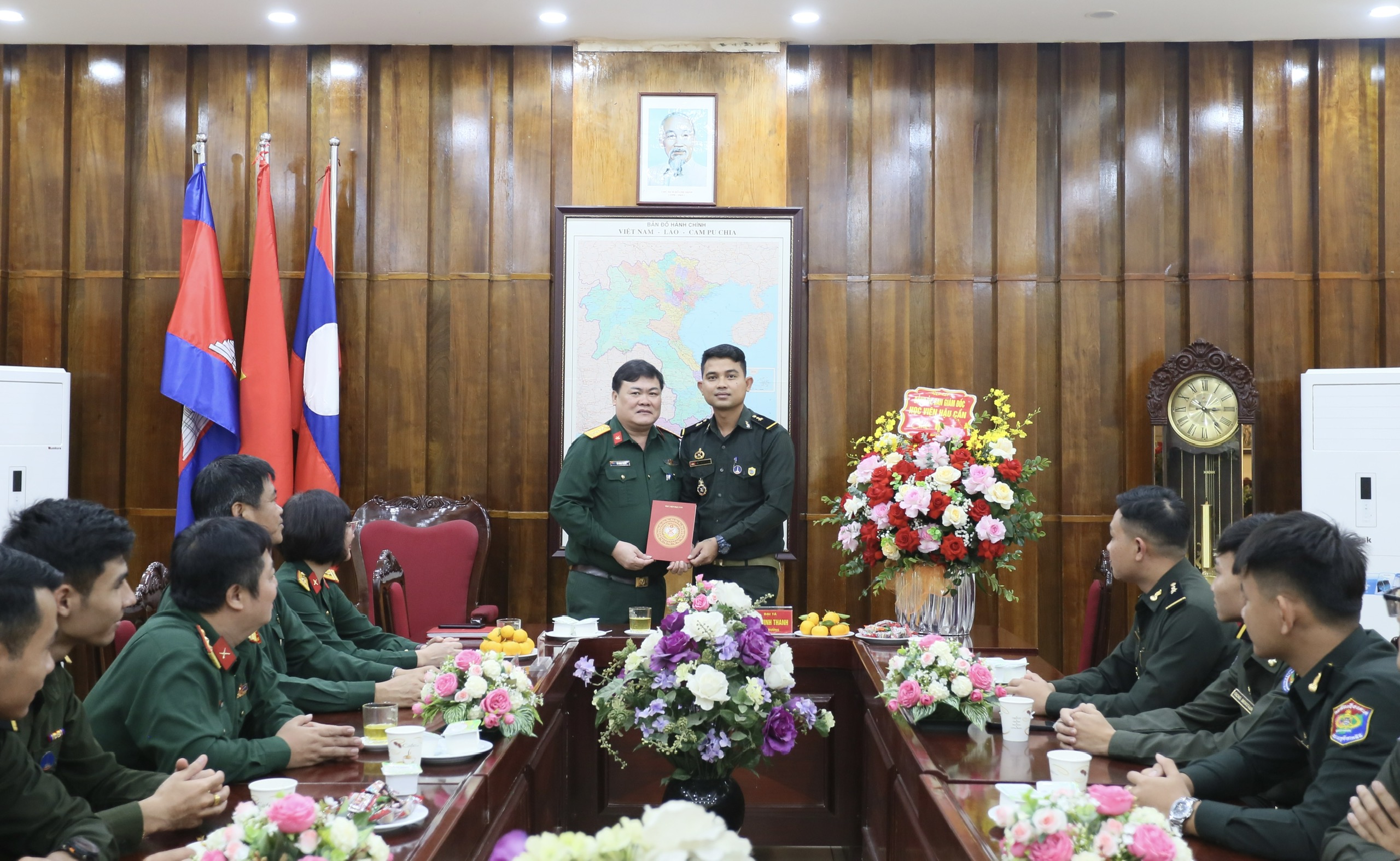 HỆ QUỐC TẾ HỌC VIỆN HẬU CẦN TỔ CHỨC GẶP MẶT HỌC VIÊN CAMPUCHIA NHÂN DỊP QUỐC KHÁNH VÀ NGÀY THÀNH LẬP  QUÂN ĐỘI HOÀNG GIA CAMPUCHIA