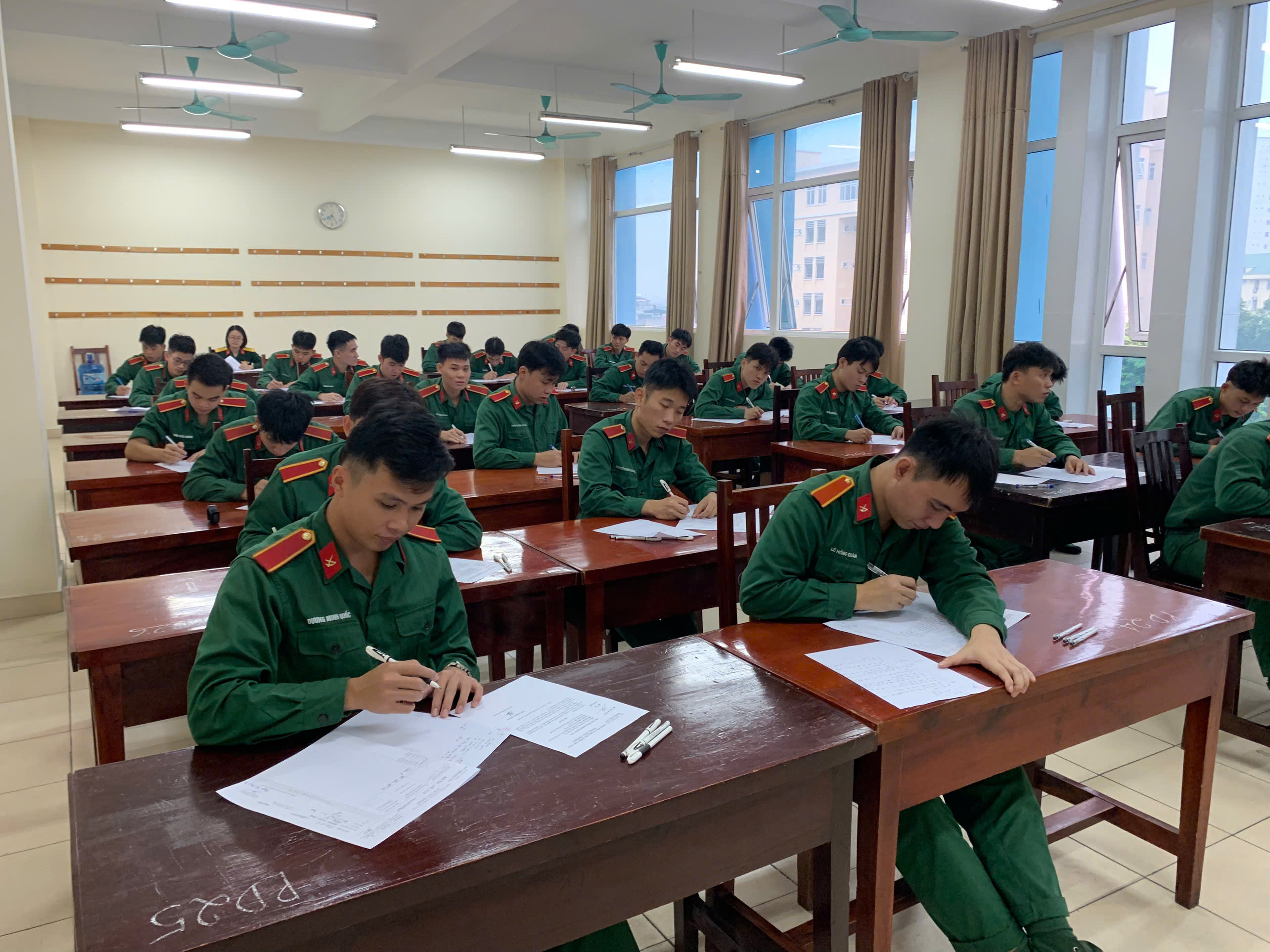 HỌC VIỆN HẬU CẦN TỔ CHỨC THI TỐT NGHIỆP MÔN CÔNG TÁC ĐẢNG, CÔNG TÁC CHÍNH TRỊ CHO HỌC VIÊN KHÓA 27