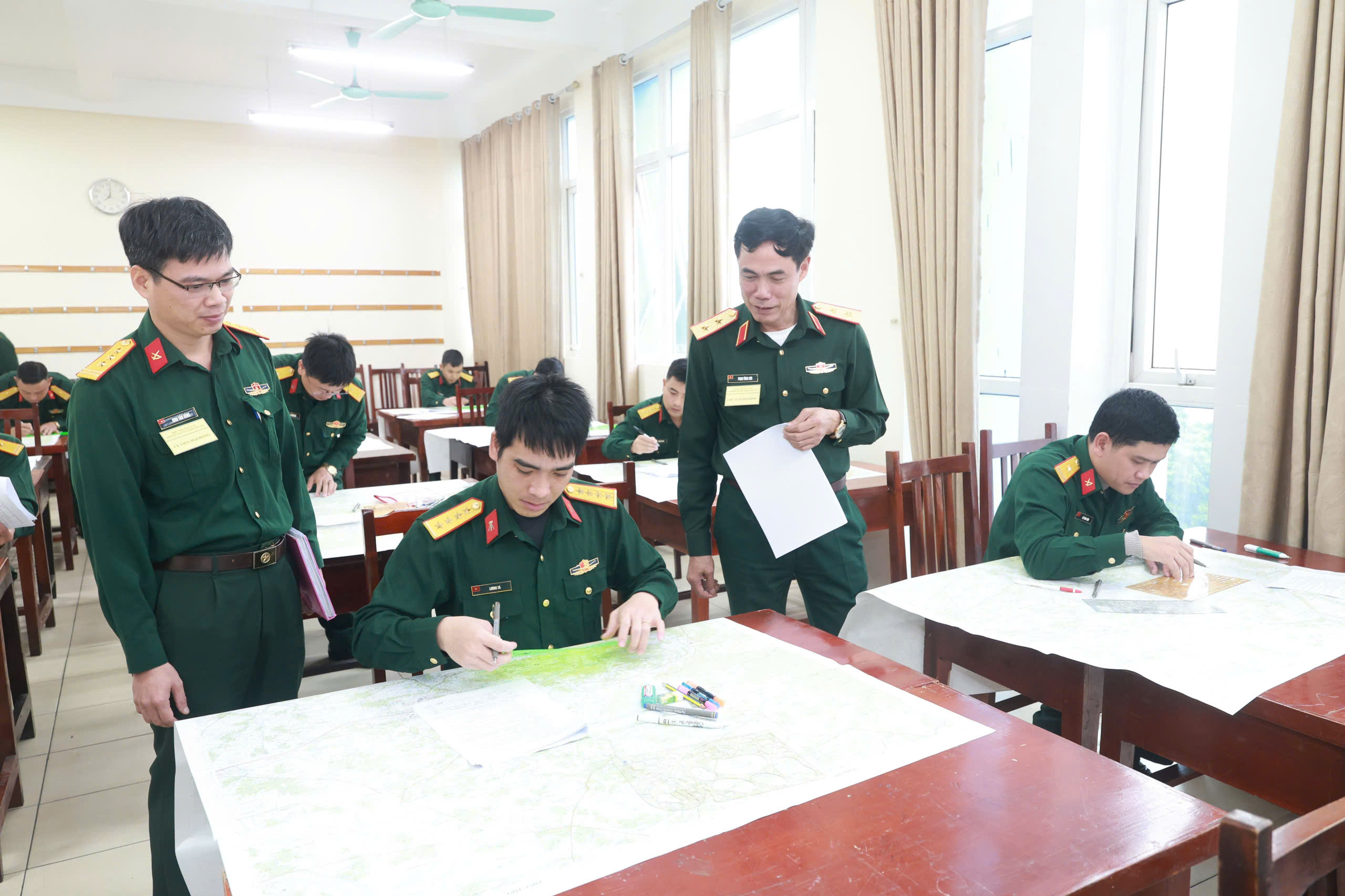 HỌC VIỆN HẬU CẦN ĐỘT PHÁ NÂNG CAO CHẤT LƯỢNG THI TỐT NGHIỆP VÀ BẢO VỆ KHÓA LUẬN