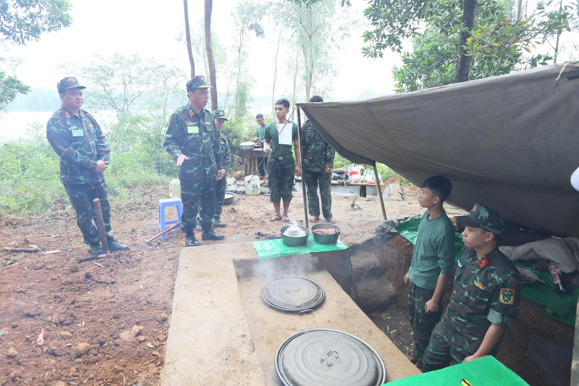 NHANH CHÓNG ỔN ĐỊNH TẠI KHU SƠ TÁN VÀ TẬP TRUNG BÍ MẬT, SẴN SÀNG THỰC HIỆN NHIỆM VỤ TIẾP THEO