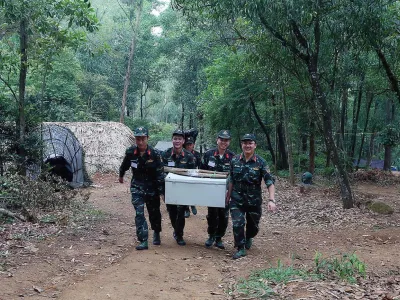 TRONG GIAN KHÓ CÀNG THÊM THẮM TÌNH ĐỒNG CHÍ