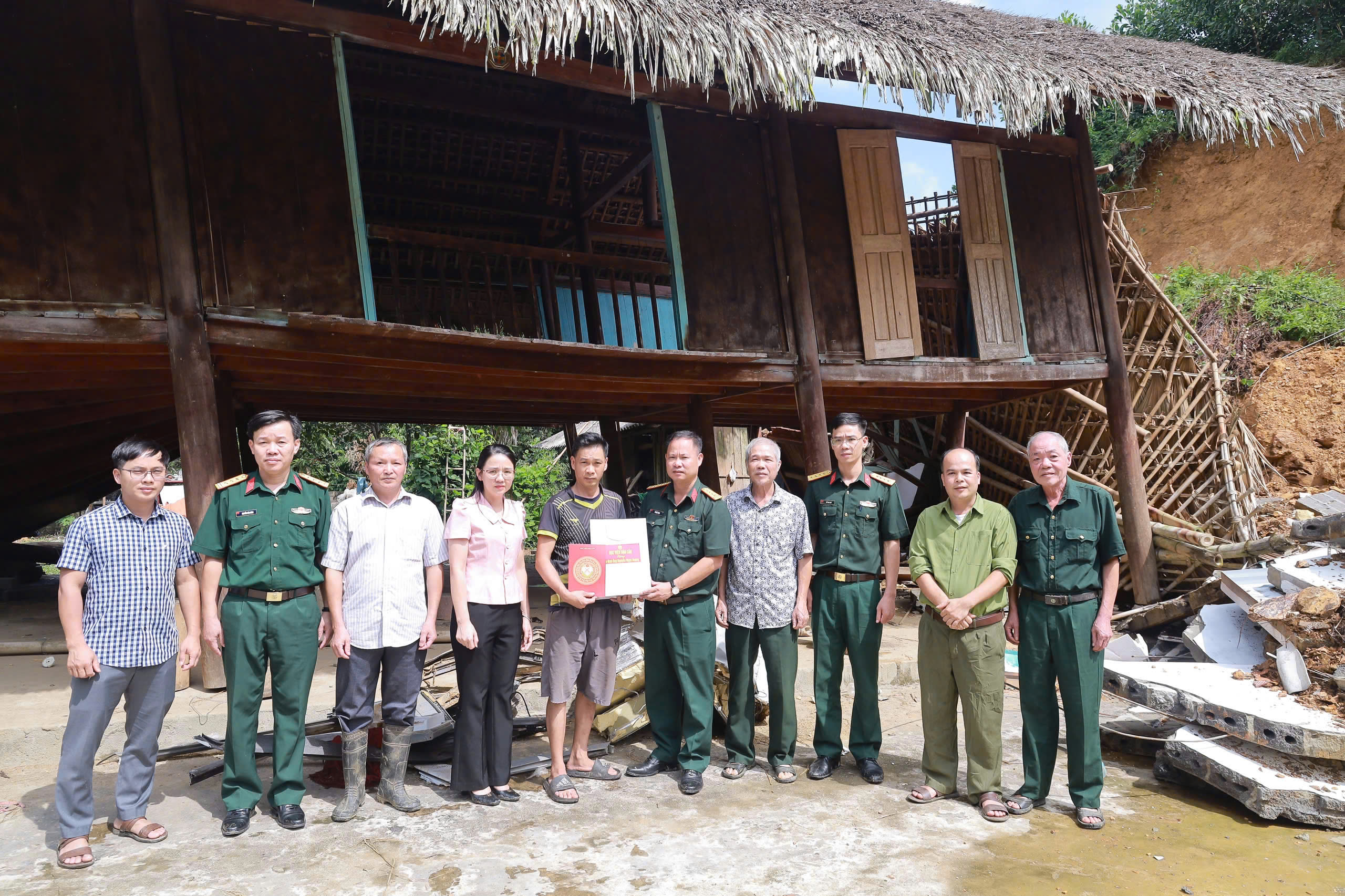 HỌC VIỆN HẬU CẦN - TOẢ SÁNG PHẨM CHẤT CAO QUÝ “BỘ ĐỘI CỤ HỒ” TRONG LÒNG NHÂN DÂN