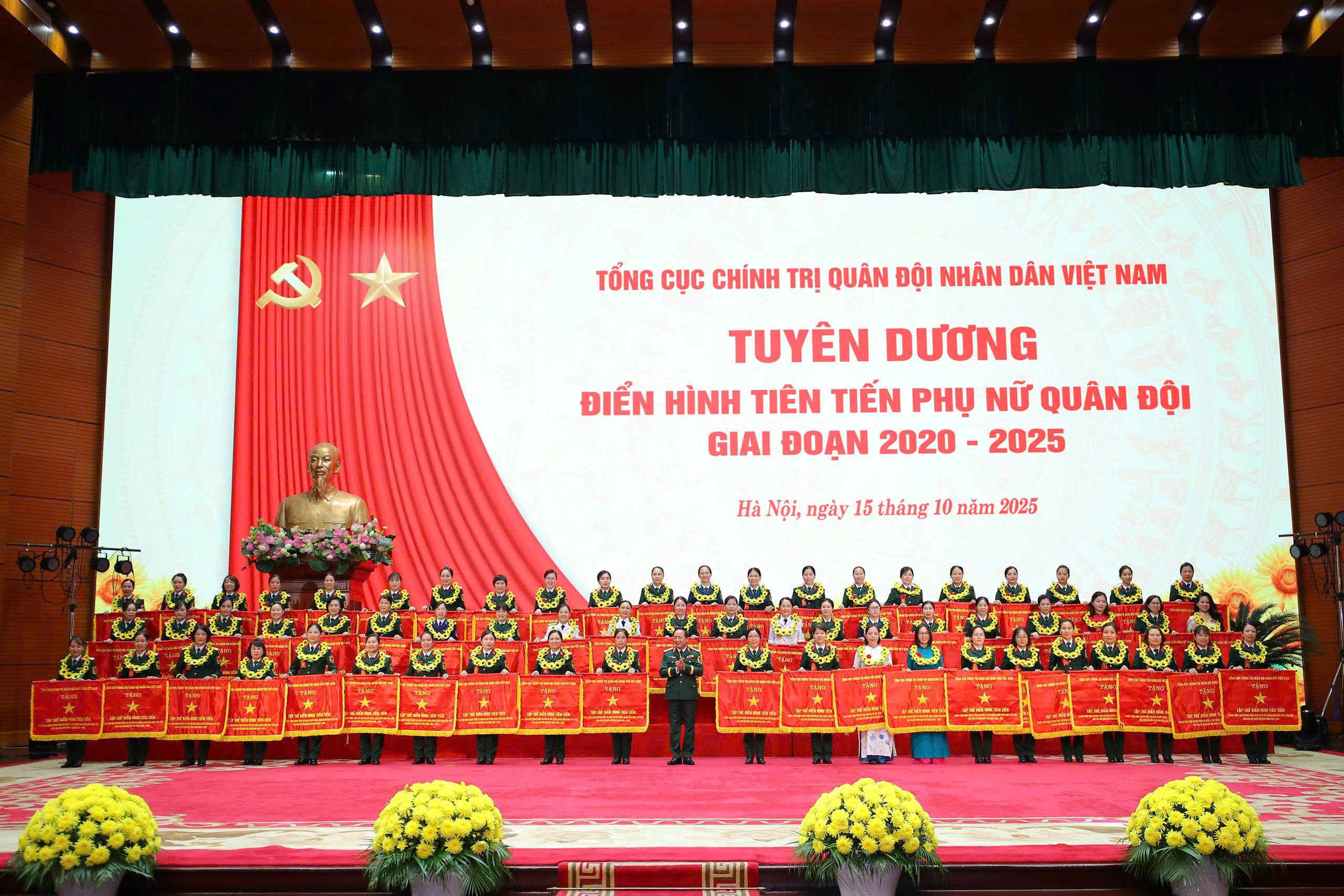 NHIỀU TẬP THỂ, CÁN BỘ, HỘI VIÊN PHỤ NỮ HỌC VIỆN HẬU CẦN ĐƯỢC VINH DANH, TUYÊN DƯƠNG, KHEN THƯỞNG ĐIỂN HÌNH TIÊN TIẾN PHỤ NỮ QUÂN ĐỘI GIAI ĐOẠN 2020 - 2025