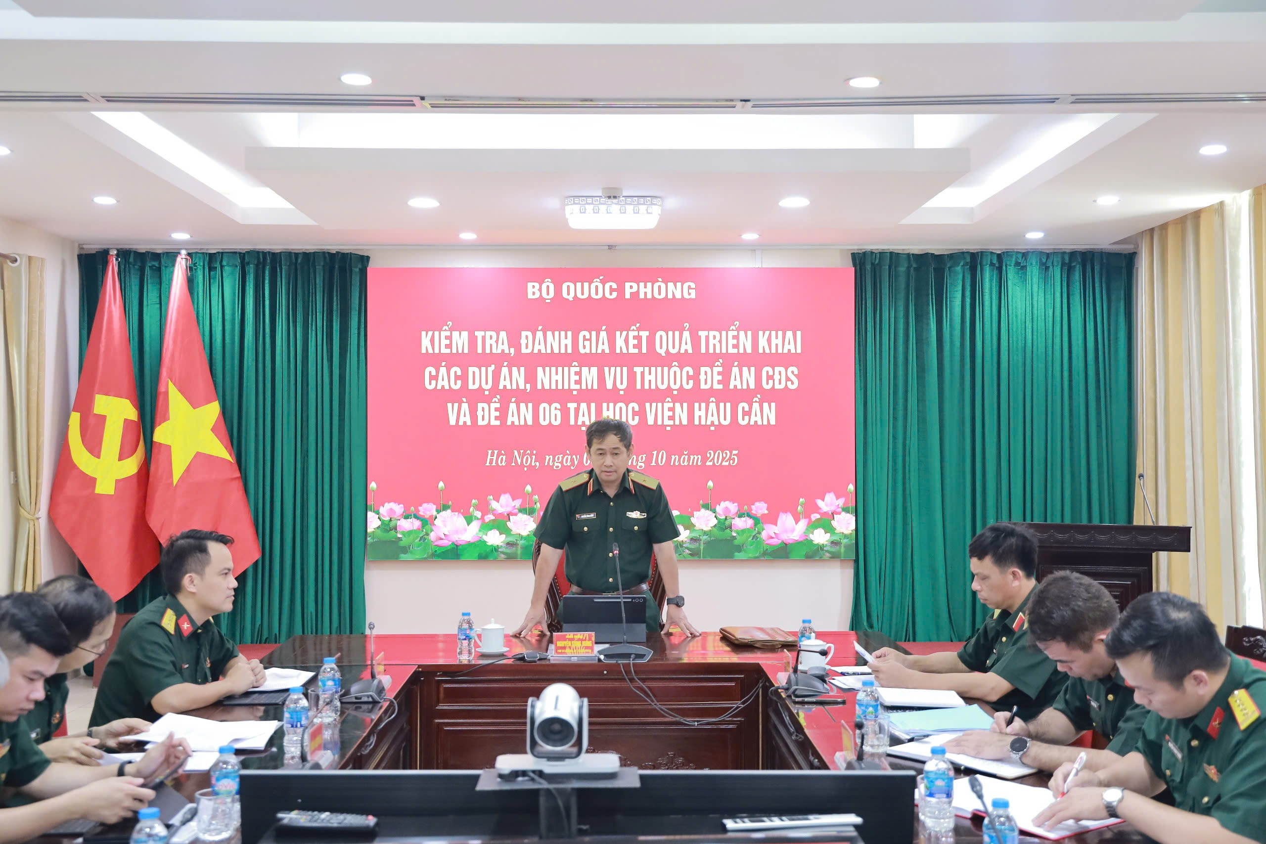 ĐOÀN CÔNG TÁC BỘ QUỐC PHÒNG ĐÁNH GIÁ CAO KẾT QUẢ TRIỂN KHAI CÁC DỰ ÁN, NHIỆM VỤ THUỘC ĐỀ ÁN CHUYỂN ĐỔI SỐ VÀ ĐỀ ÁN 06 TẠI HỌC VIỆN HẬU CẦN