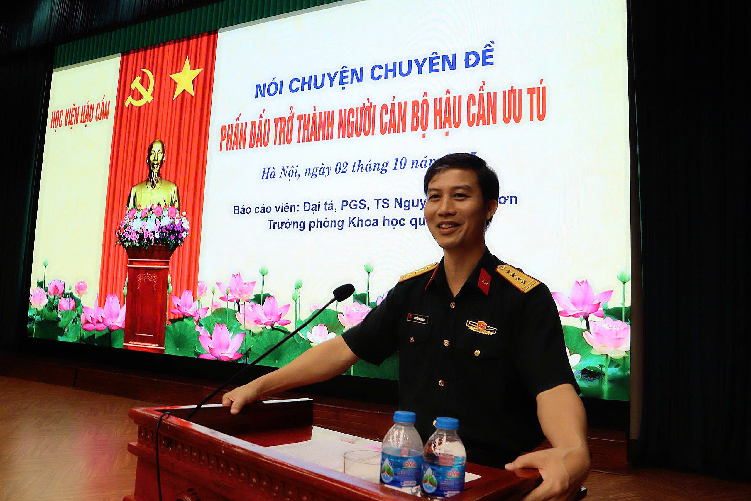 PHẤN ĐẤU TRỞ THÀNH NGƯỜI CÁN BỘ HẬU CẦN ƯU TÚ