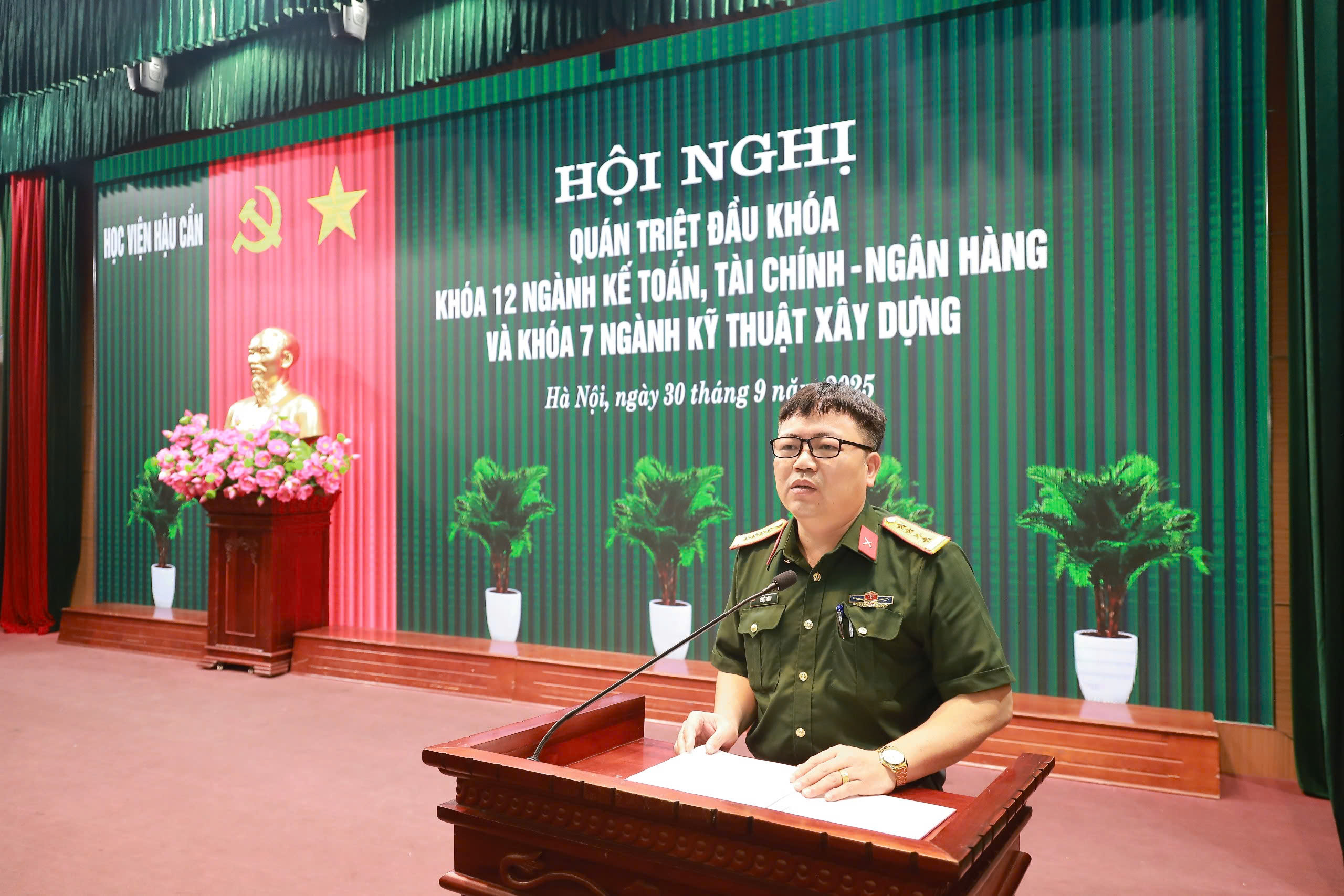 HỌC VIỆN HẬU CẦN TỔ CHỨC HỘI NGHỊ QUÁN TRIỆT ĐẦU KHOÁ CHO SINH VIÊN KHOÁ 12 NGÀNH KẾ TOÁN, TÀI CHÍNH - NGÂN HÀNG VÀ KHÓA 7 NGÀNH KỸ THUẬT XÂY DỰNG