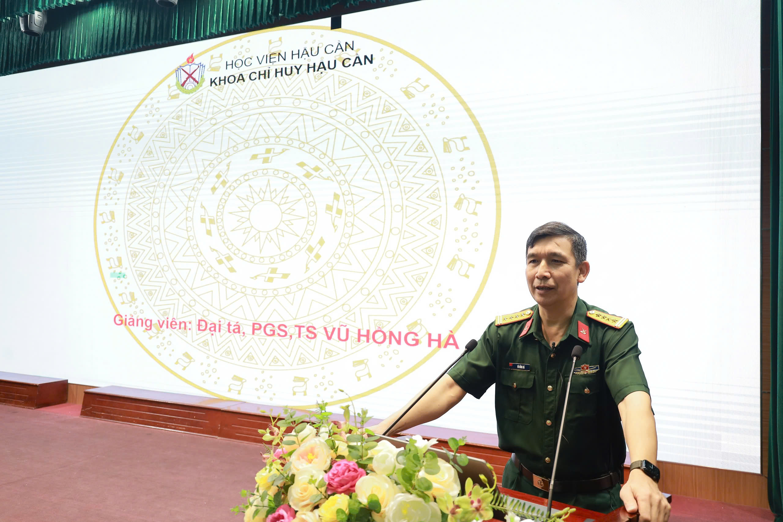 ĐỔI MỚI TOÀN DIỆN, NÂNG CAO CHẤT LƯỢNG ĐÀO TẠO CHỦ NHIỆM HẬU CẦN - KỸ THUẬT TRUNG (LỮ) ĐOÀN Ở HỌC VIỆN HẬU CẦN