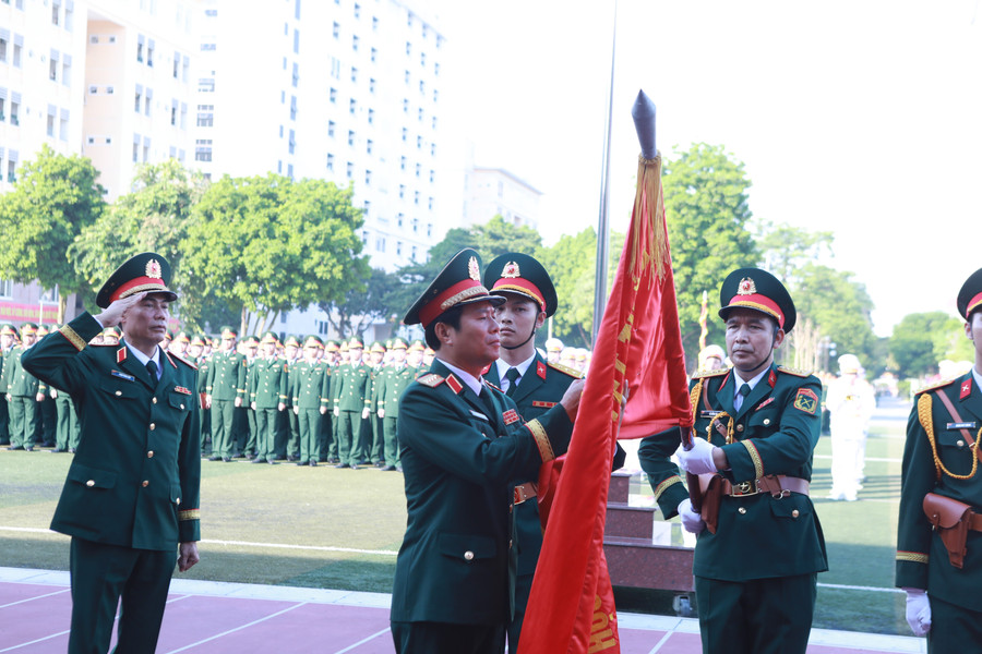 HỌC VIỆN HẬU CẦN ĐÓN DANH HIỆU ANH HÙNG LỰC LƯỢNG VŨ TRANG NHÂN DÂN VÀ KHAI GIẢNG NĂM HỌC MỚI