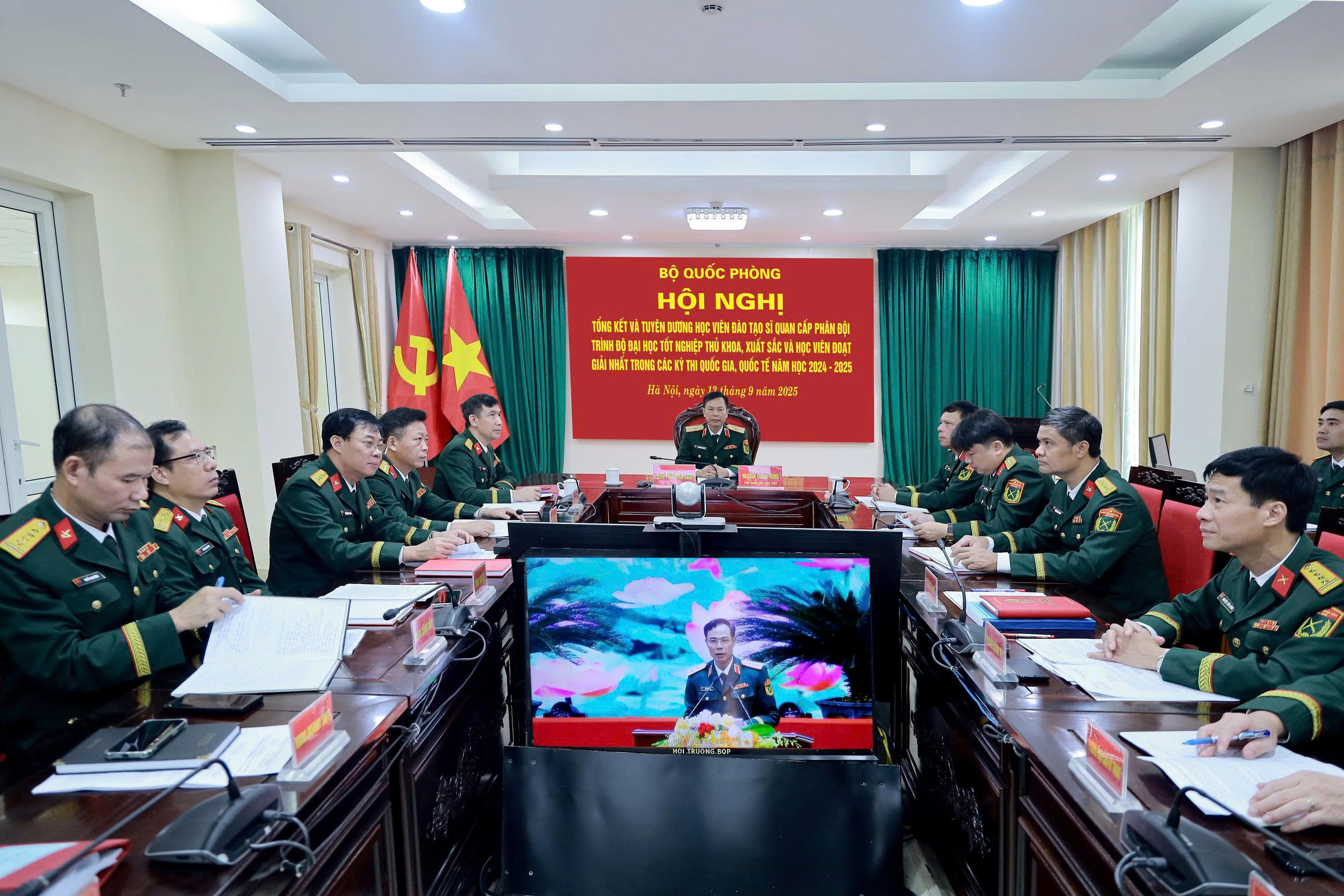 HỌC VIỆN HẬU CẦN THAM DỰ HỘI NGHỊ TỔNG KẾT VÀ TUYÊN DƯƠNG HỌC VIÊN ĐÀO TẠO SĨ QUAN CẤP PHÂN ĐỘI TRÌNH ĐỘ ĐẠI HỌC TỐT NGHIỆP THỦ KHOA, XUẤT SẮC VÀ HỌC VIÊN ĐOẠT GIẢI NHẤT TRONG CÁC KỲ THI QUỐC GIA, QUỐC TẾ NĂM HỌC 2024 - 2025