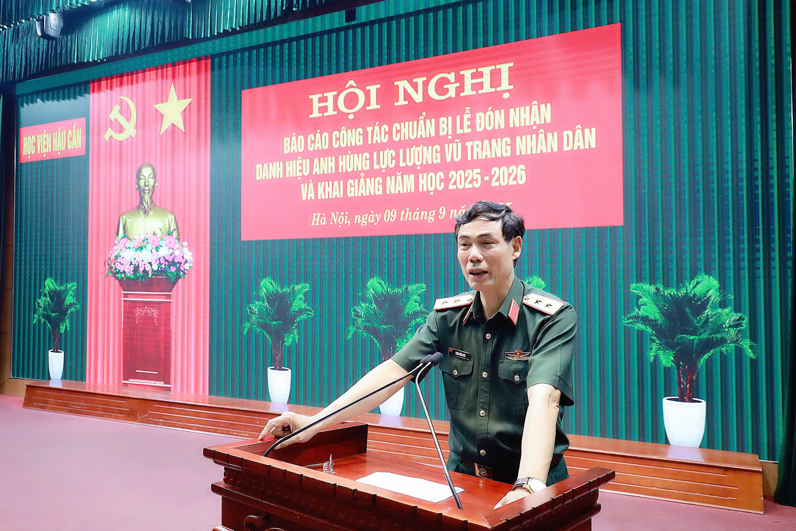 HỌC VIỆN HẬU CẦN CHUẨN BỊ TỐT LỄ ĐÓN NHẬN DANH HIỆU ANH HÙNG LỰC LƯỢNG VŨ TRANG NHÂN DÂN VÀ KHAI GIẢNG NĂM HỌC 2025 - 2026