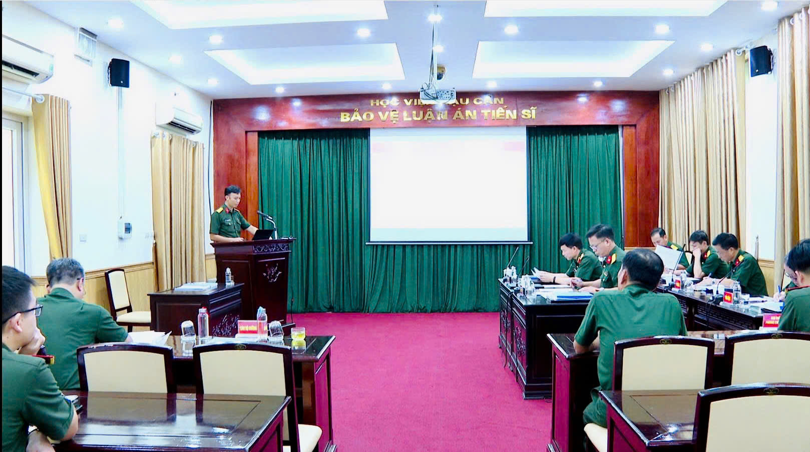 HỌC VIỆN HẬU CẦN TỔ CHỨC BẢO VỆ LUẬN ÁN CẤP CƠ SỞ CHO NGHIÊN CỨU SINH ĐẶNG VĂN THẮNG