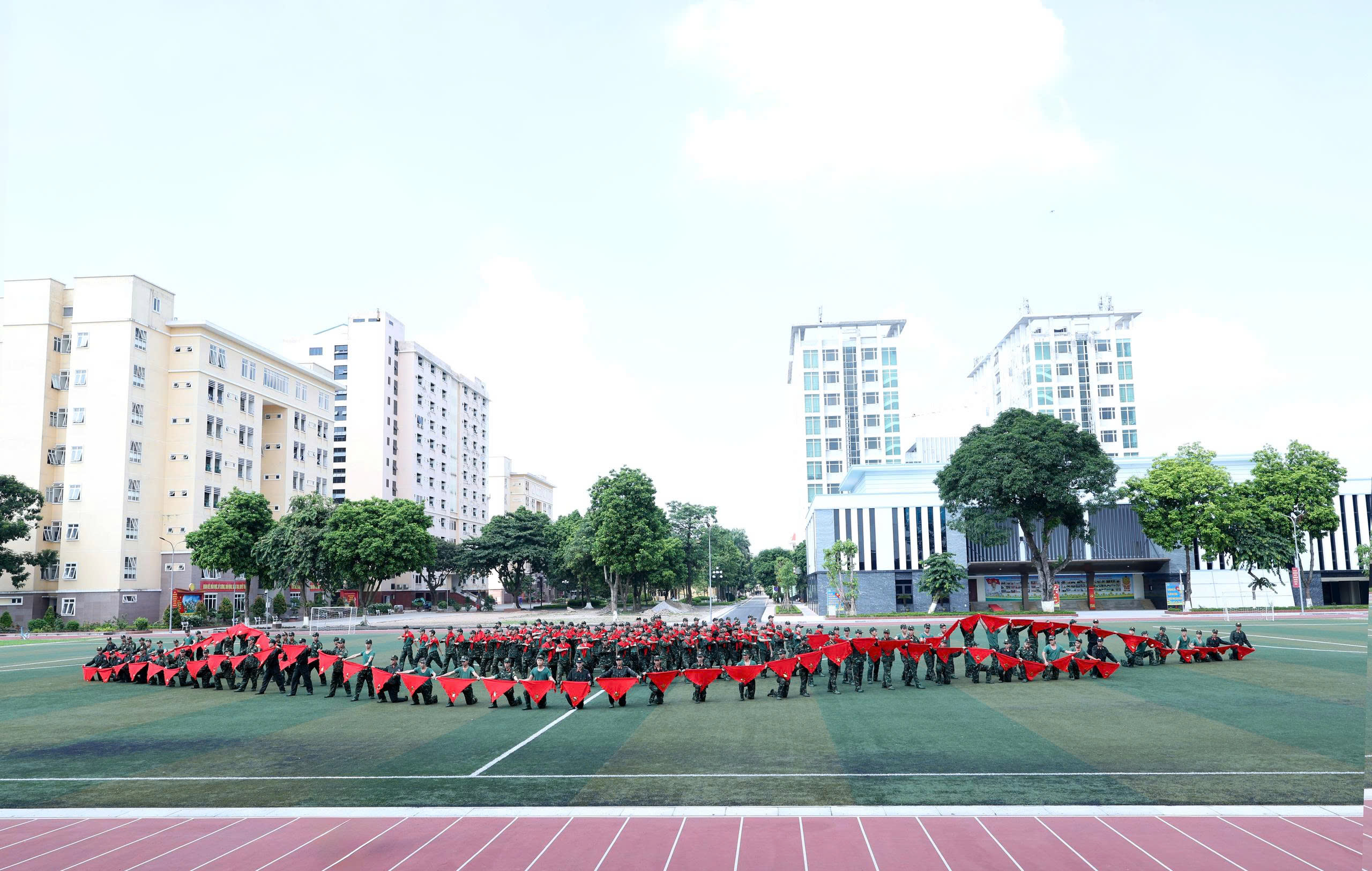 TUỔI TRẺ HỌC VIỆN HẬU CẦN  HƯỚNG VỀ DẠ HỘI THANH NIÊN QUÂN ĐỘI