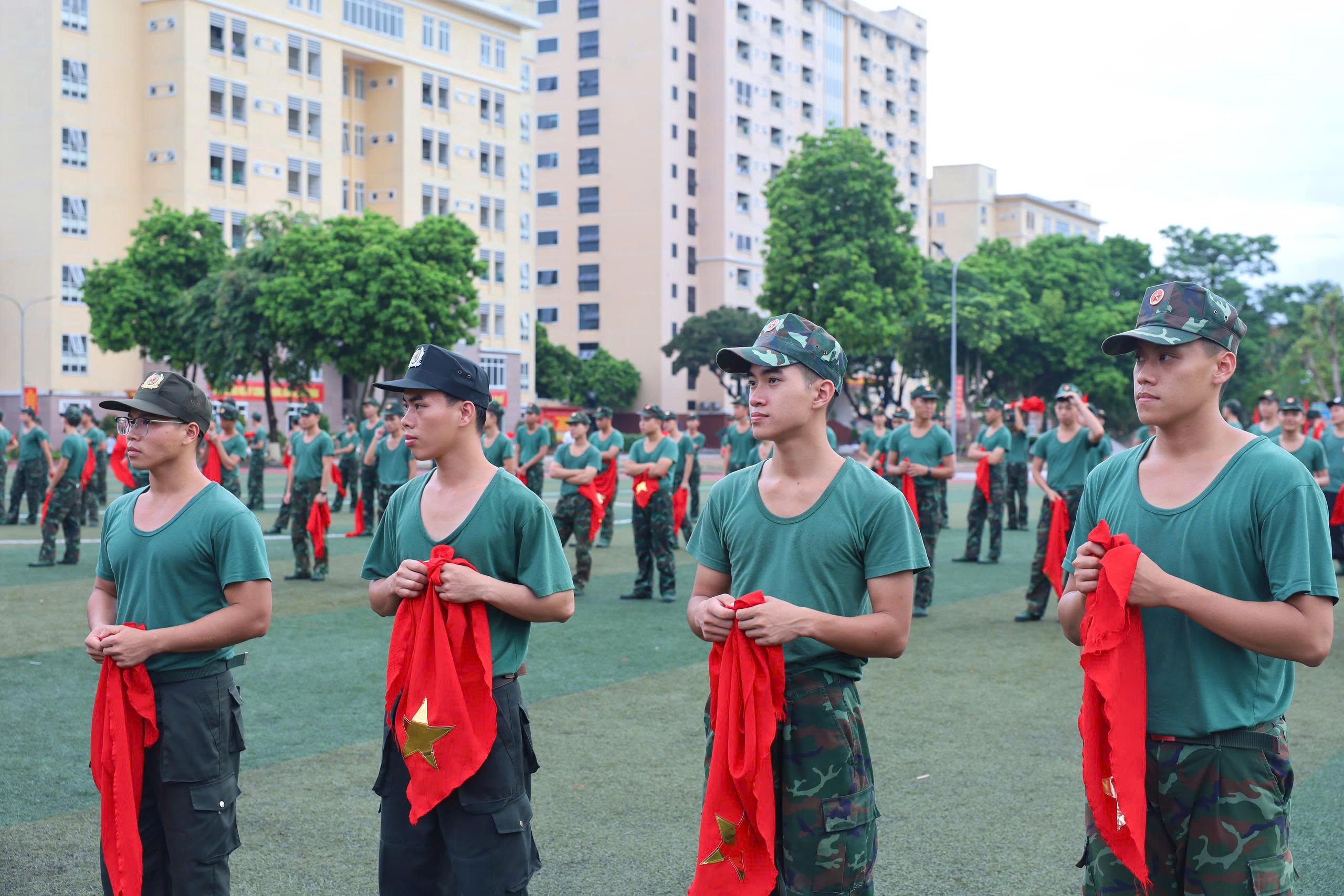 TUỔI TRẺ HỌC VIỆN HẬU CẦN TÍCH CỰC TẬP LUYỆN THAM GIA CHƯƠNG TRÌNH DẠ HỘI THANH NIÊN QUÂN ĐỘI