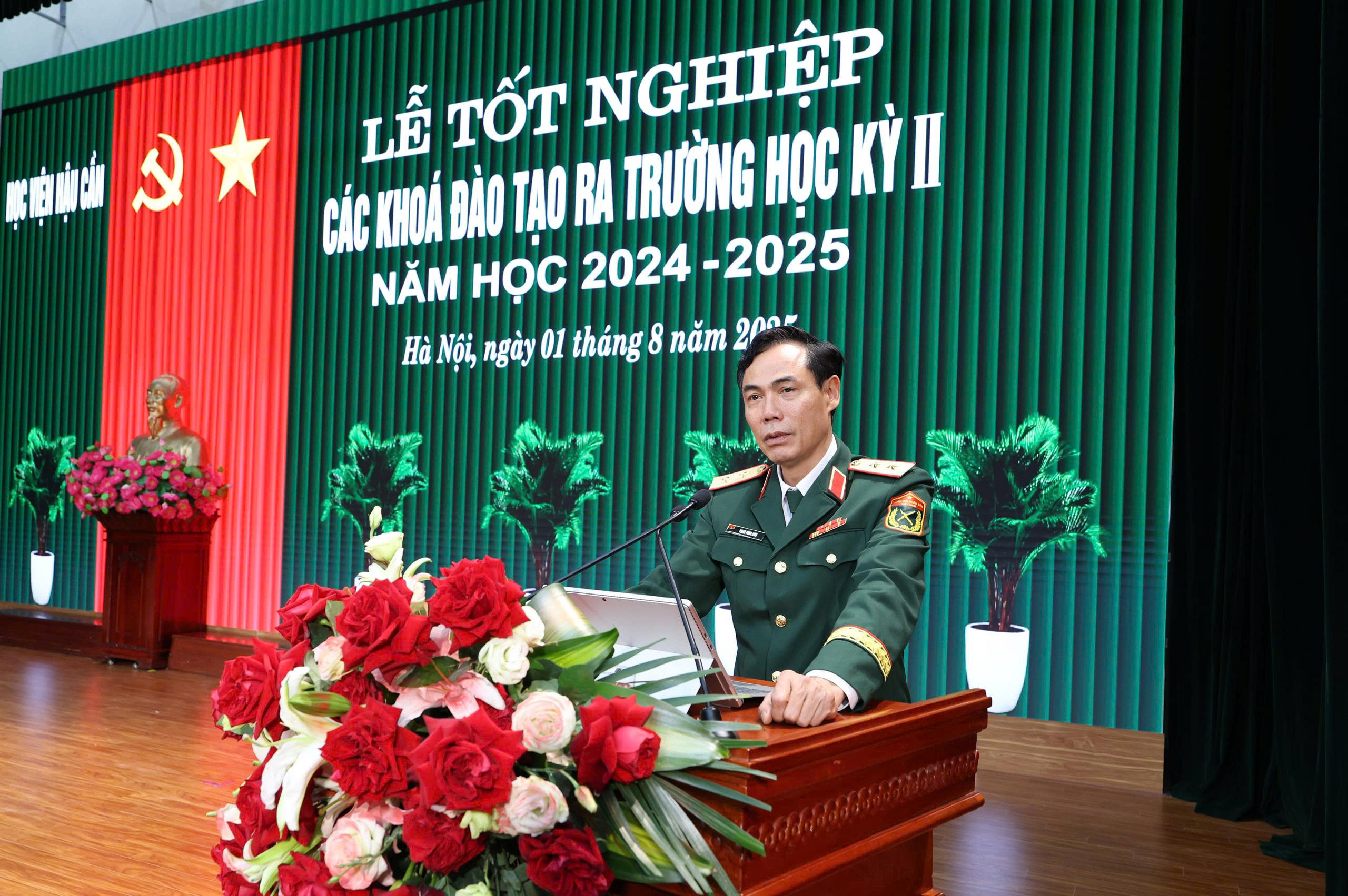 HỌC VIỆN HẬU CẦN TỔ CHỨC LỄ TỐT NGHIỆP CÁC KHÓA ĐÀO TẠO RA TRƯỜNG HỌC KỲ II NĂM HỌC 2024-2025