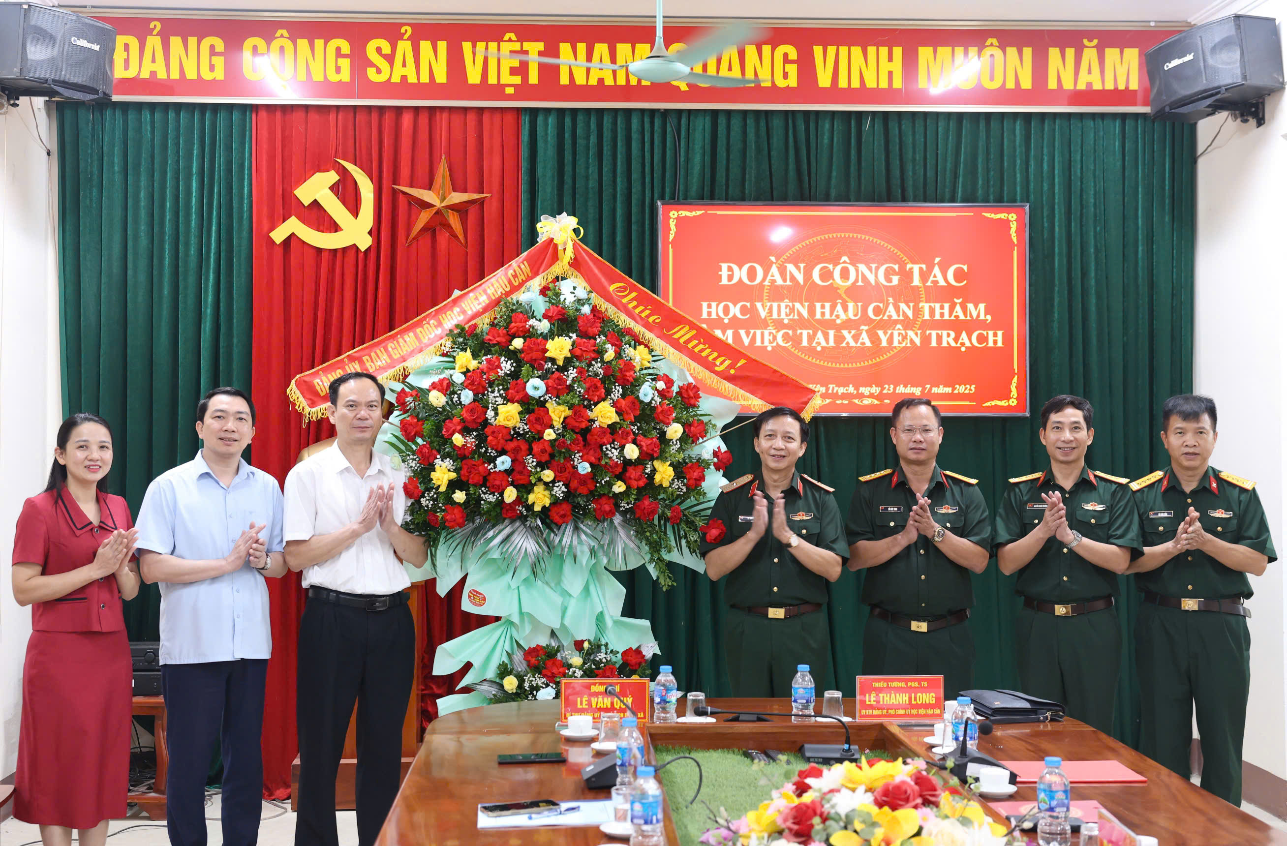 HỌC VIỆN HẬU CẦN TỔ CHỨC HỌC TẬP TRUYỀN THỐNG, TRI ÂN CÁC ANH HÙNG LIỆT SĨ