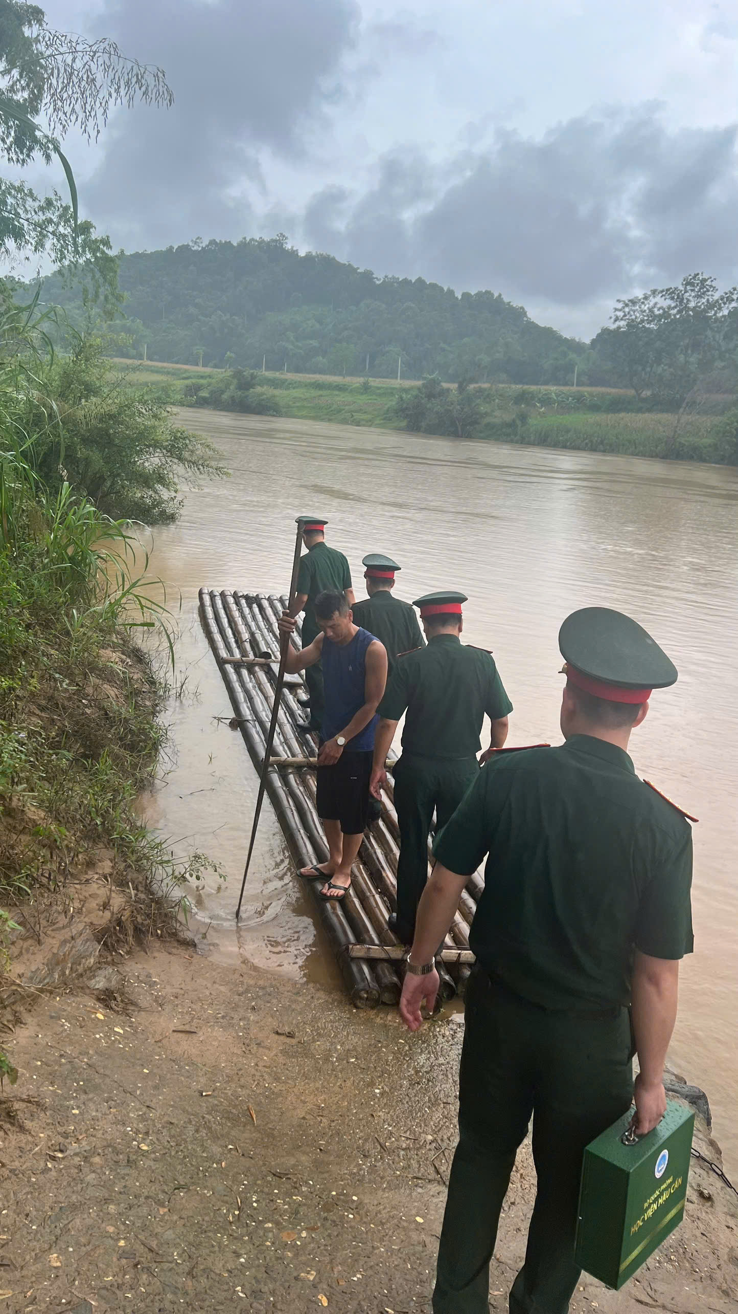 HỌC VIỆN HẬU CẦN TRI ÂN CÁC LIỆT SĨ NHÂN DỊP KỶ NIỆM 78 NĂM NGÀY THƯƠNG BINH LIỆT SĨ