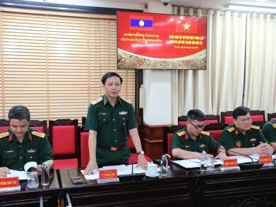 ĐOÀN CÔNG TÁC TÙY VIÊN QUỐC PHÒNG LÀO  THĂM VÀ LÀM VIỆC TẠI HỌC VIỆN HẬU CẦN