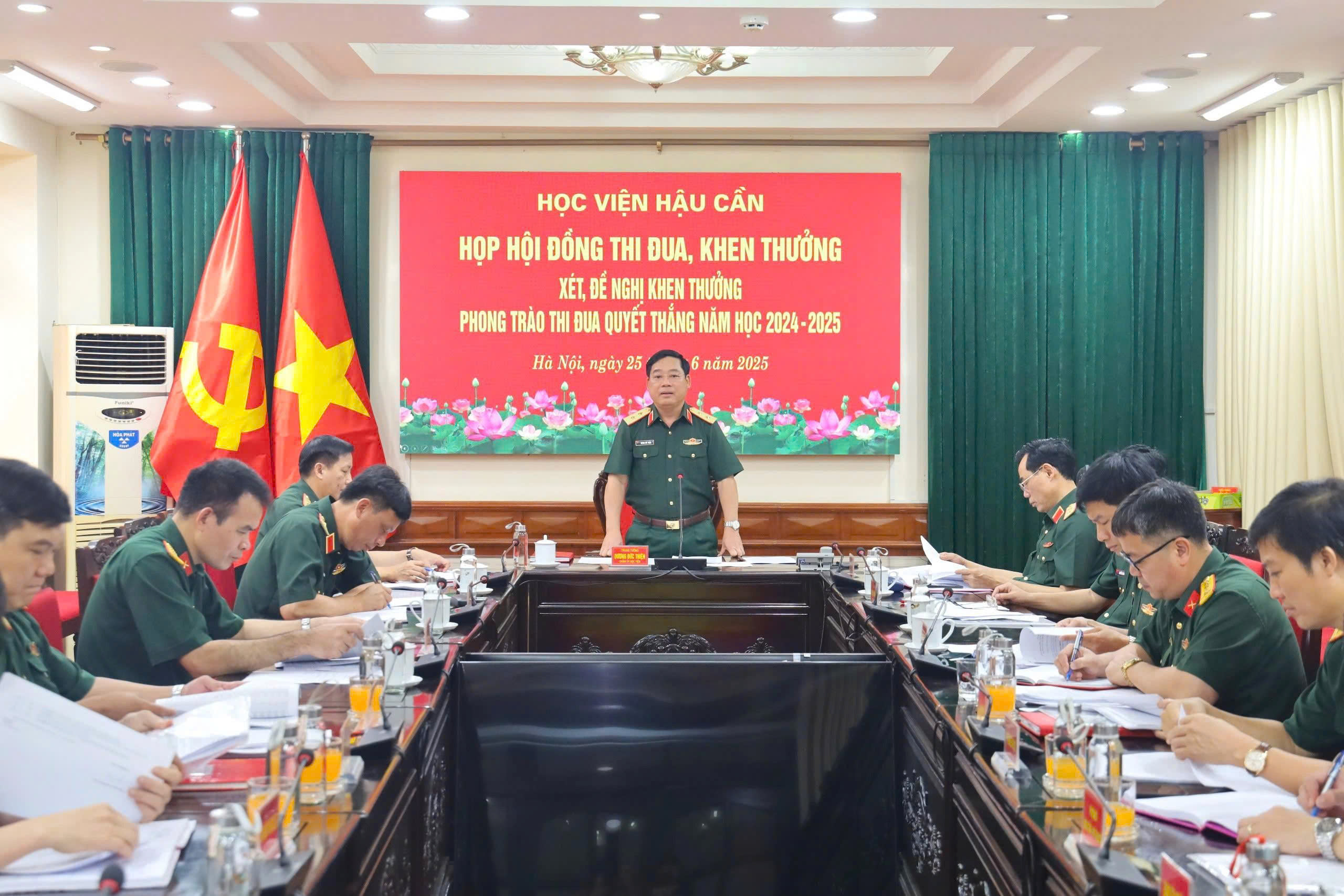 HỌC VIỆN HẬU CẦN TỔ CHỨC HỘI NGHỊ XÉT, ĐỀ NGHỊ KHEN THƯỞNG PHONG TRÀO THI ĐUA QUYẾT THẮNG NĂM HỌC 2024 - 2025