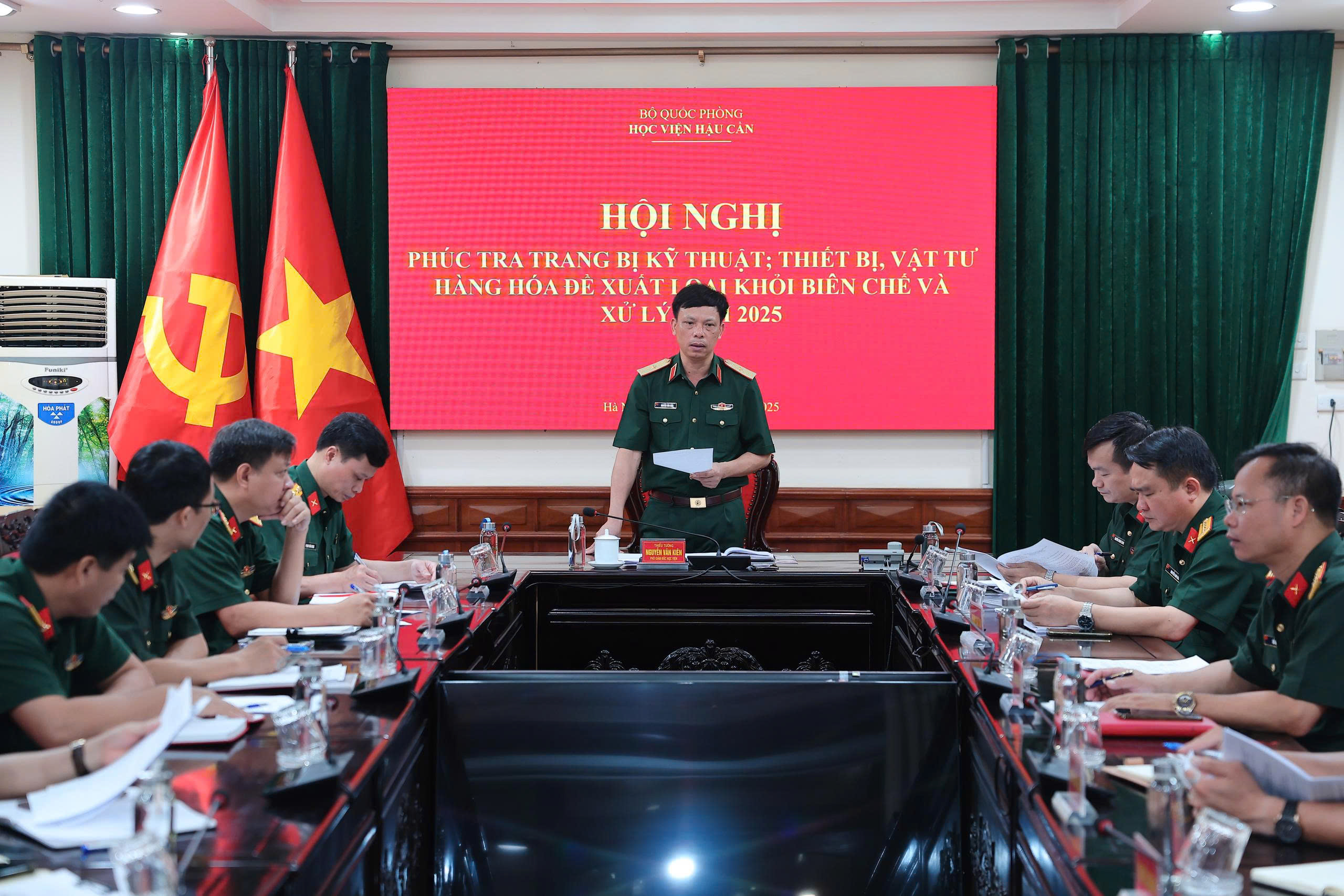 HỌC VIỆN HẬU CẦN TỔ CHỨC HỘI NGHỊ PHÚC TRA TRANG BỊ KỸ THUẬT, THIẾT BỊ , VẬT TƯ, HÀNG HÓA ĐỀ XUẤT LOẠI KHỎI BIÊN CHẾ VÀ XỬ LÝ NĂM 2025