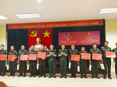 BẾ MẠC TẬP HUẤN CÔNG TÁC ĐỐI NGOẠI QUỐC PHÒNG CHO QUÂN ĐỘI NHÂN DÂN LÀO