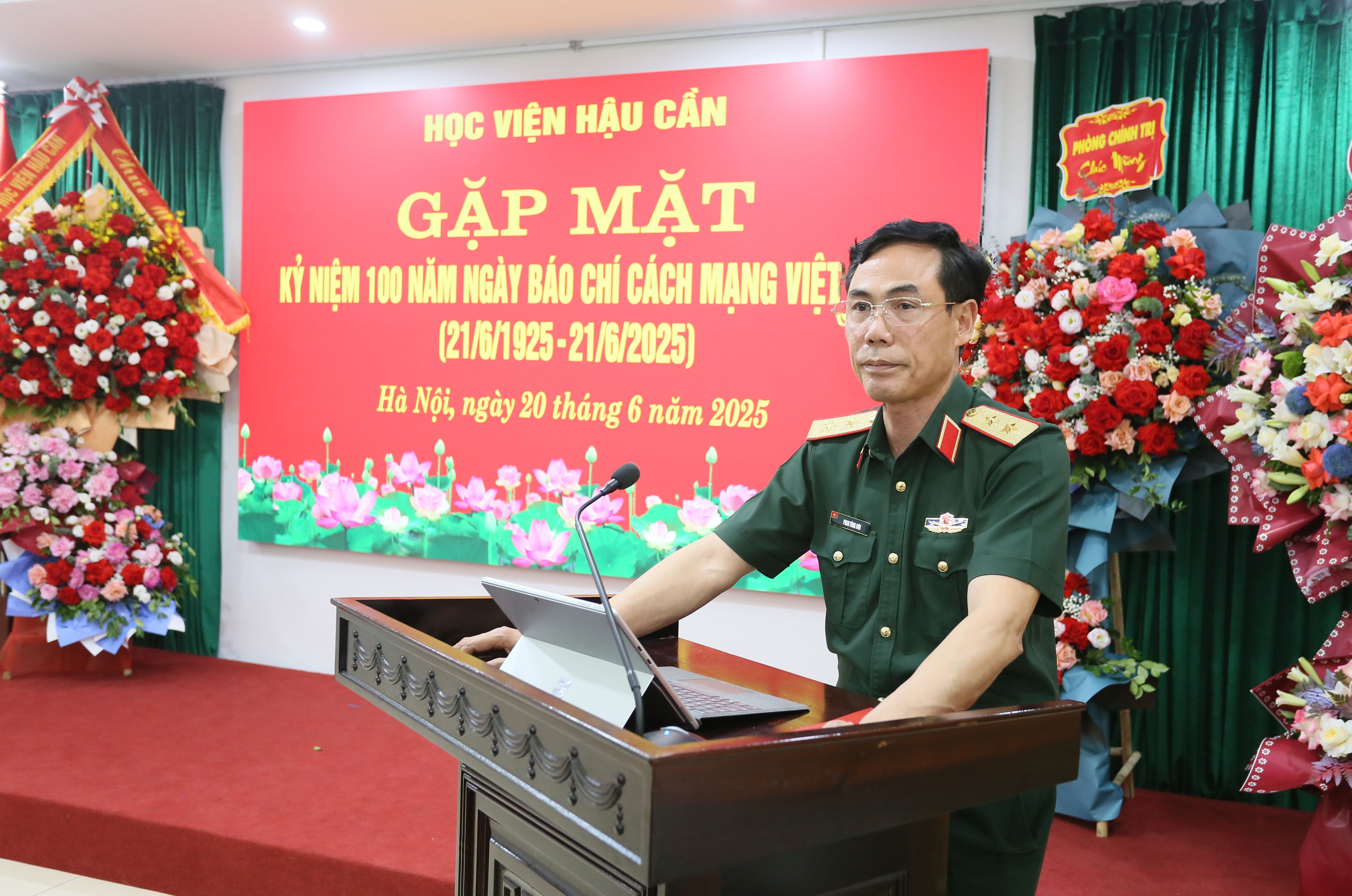 HỌC VIỆN HẬU CẦN TỔ CHỨC GẶP MẶT KỶ NIỆM 100 NĂM NGÀY BÁO CHÍ CÁCH MẠNG VIỆT NAM