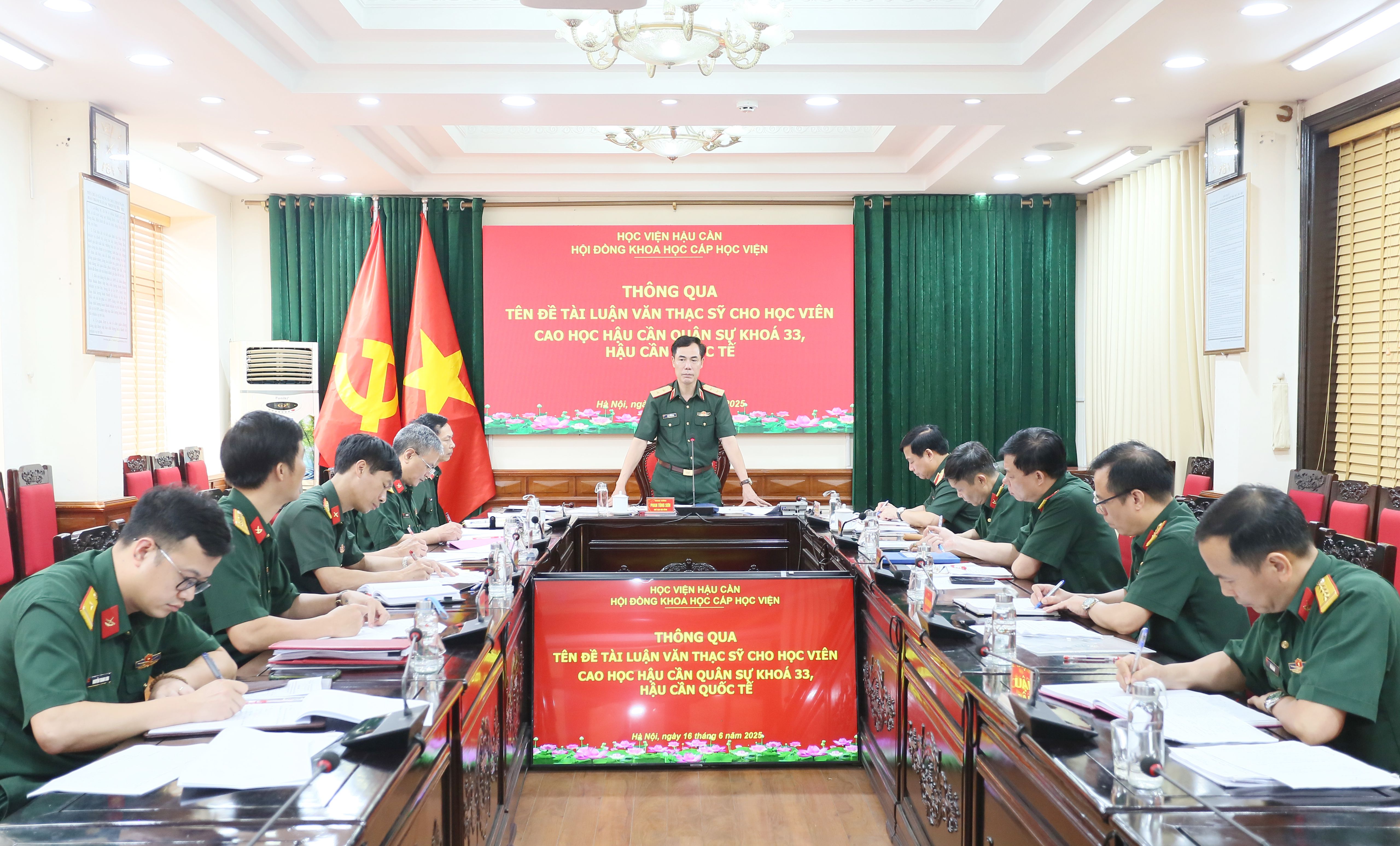 HỌC VIỆN HẬU CẦN TẬP TRUNG NÂNG CAO CHẤT LƯỢNG LUẬN VĂN THẠC SĨ CỦA CÁC ĐỐI TƯỢNG ĐÀO TẠO