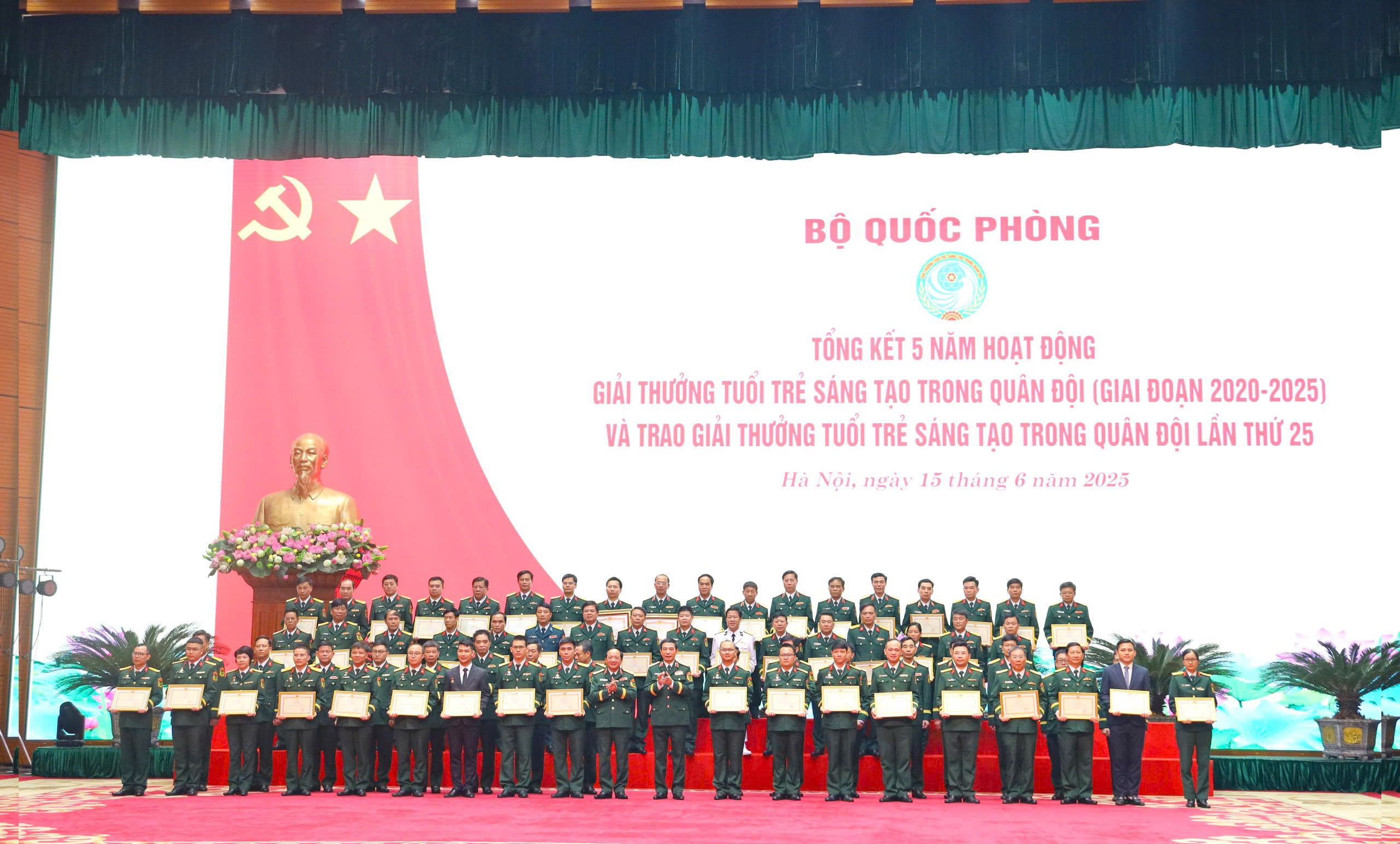 THÀNH TÍCH XUẤT SẮC CỦA HỌC VIỆN HẬU CẦN TẠI HỘI NGHỊ TỔNG KẾT 5 NĂM HOẠT ĐỘNG GIẢI THƯỞNG TUỔI TRẺ SÁNG TẠO (TTST) TRONG QUÂN ĐỘI (GIAI ĐOẠN 2020 - 2025) VÀ TRAO GIẢI THƯỞNG TTST TRONG QUÂN ĐỘI LẦN THỨ 25