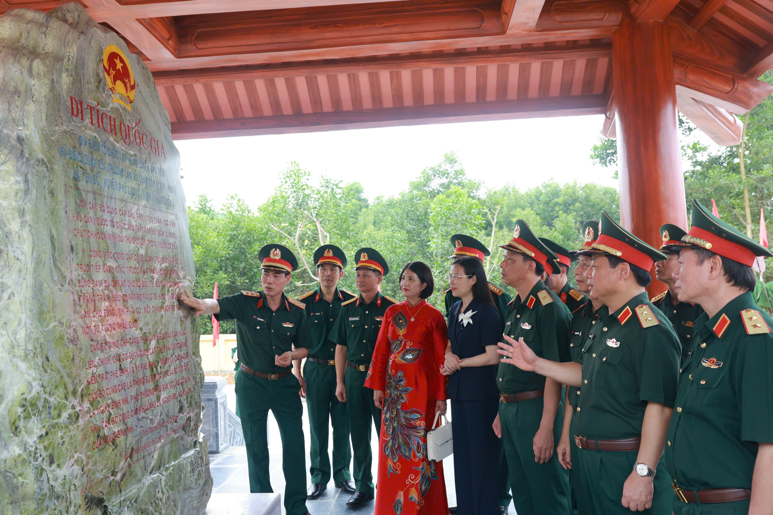 KHƠI NGUỒN TRUYỀN THỐNG ANH HÙNG, TẠO NÊN NHỮNG ĐỘT PHÁ MỚI