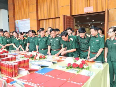 BỒI ĐẮP ĐAM MÊ NGHIÊN CỨU KHOA HỌC CHO TUỔI TRẺ HỌC VIỆN HẬU CẦN
