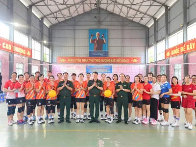 HỌC VIỆN HẬU CẦN TỔ CHỨC GIAO LƯU BÓNG CHUYỀN HƠI NỮ