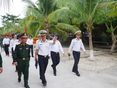 ĐOÀN CÔNG TÁC HỌC VIỆN HẬU CẦN HOÀN THÀNH TỐT ĐẸP CHUYẾN THĂM QUẦN ĐẢO TRƯỜNG SA, NHÀ GIÀN DKI