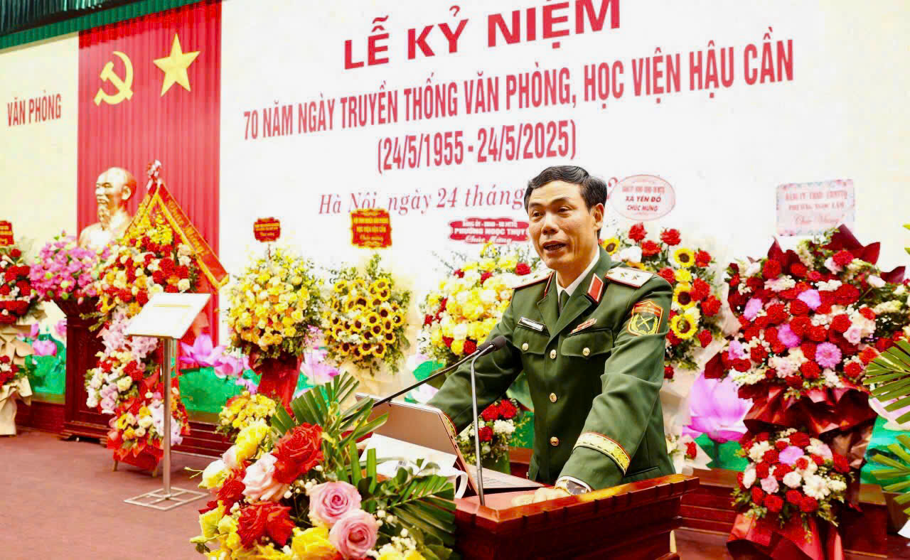 TRUNG TƯỚNG, GIÁO SƯ, TIẾN SĨ PHAN TÙNG SƠN, GIÁM ĐỐC HỌC VIỆN PHÁT BIỂU CHÚC MỪNG CÁN BỘ, NHÂN VIÊN, CHIẾN SĨ VĂN PHÒNG NHÂN KỶ NIỆM 70 NĂM NGÀY TRUYỀN THỐNG VĂN PHÒNG, HỌC VIỆN HẬU CẦN