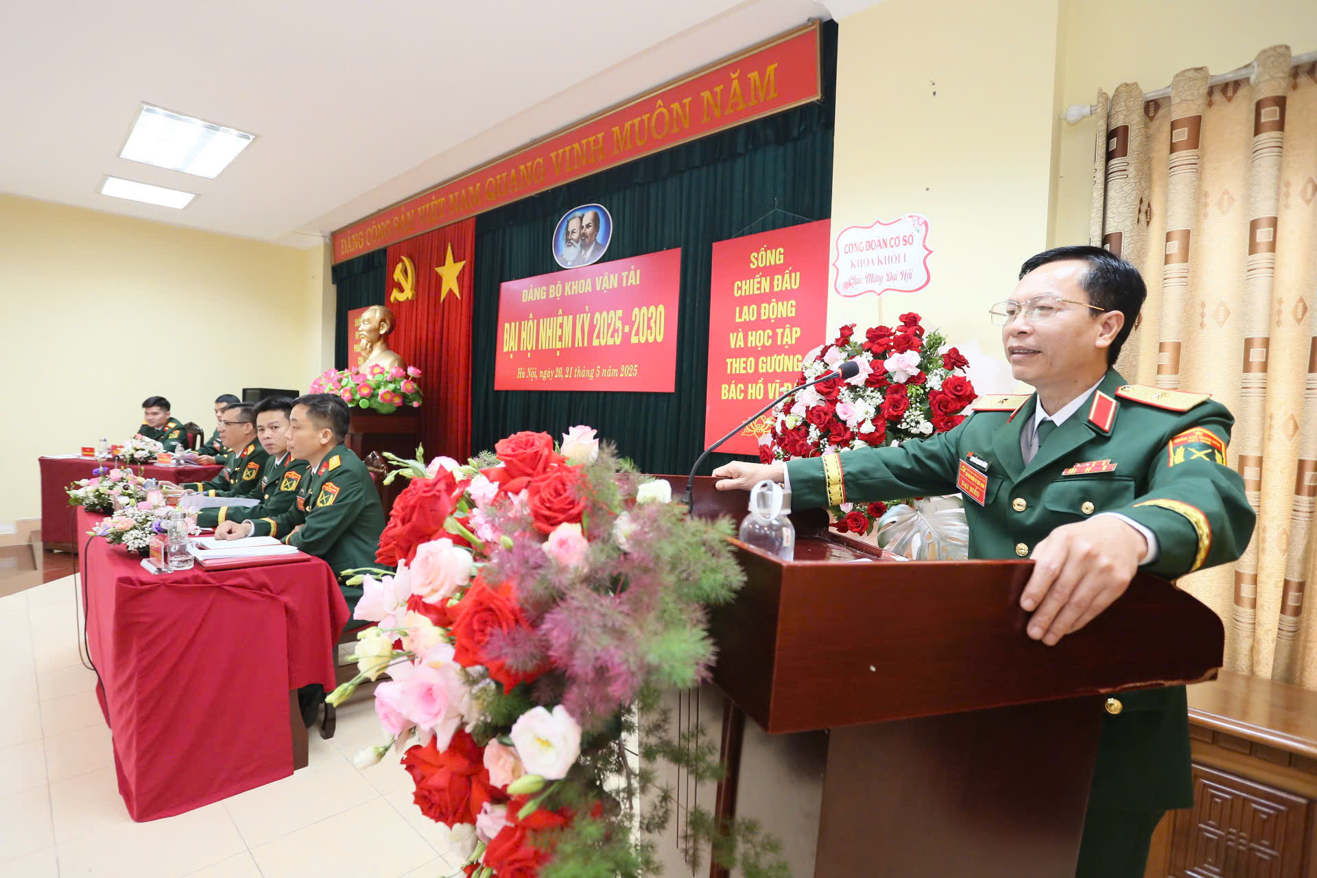 ĐẢNG BỘ KHOA VẬN TẢI TỔ CHỨC THÀNH CÔNG ĐẠI HỘI NHIỆM KỲ 2025-2030